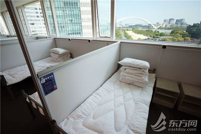 把最好的资源拿出来 上海首个由写字楼改造的方舱医院将提供3000余张江景床位
